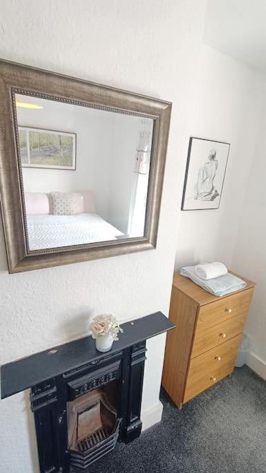 Cntrl Reading Modernized 3 Bedroom House Екстер'єр фото