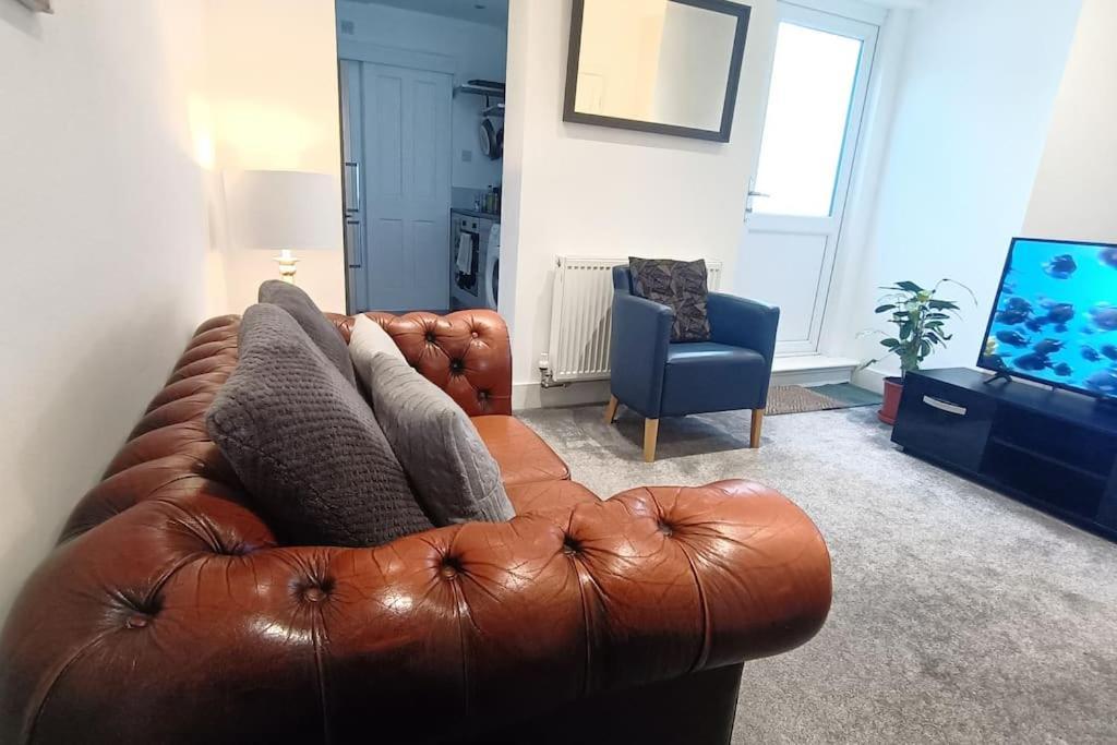 Cntrl Reading Modernized 3 Bedroom House Екстер'єр фото